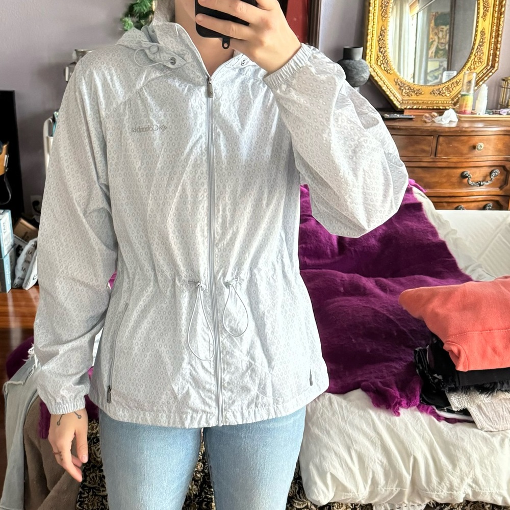 Columbia Light Gray Patterned Rain Jacket Medium - image 5